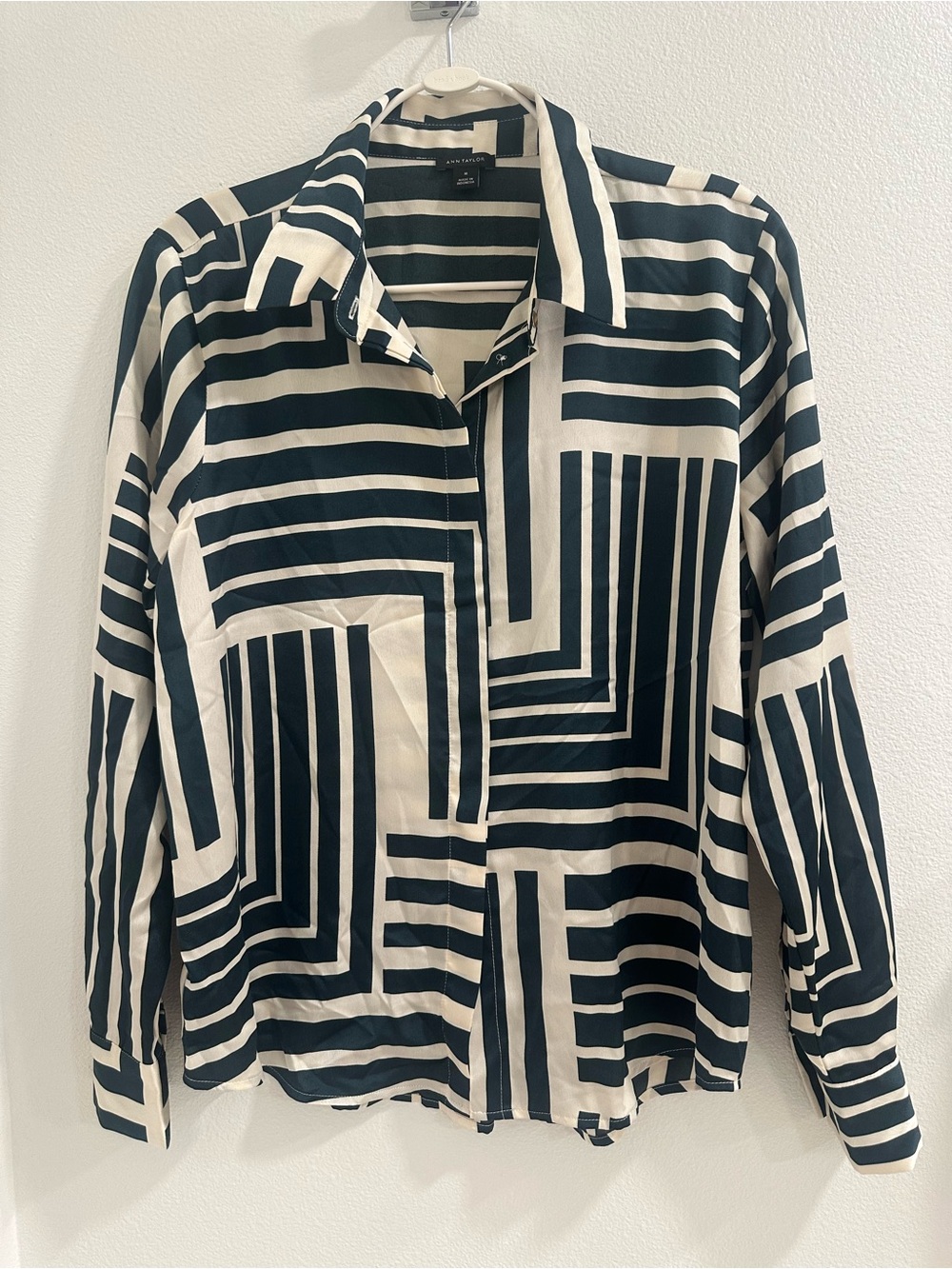 Ann Taylor geometric abstract striped blouse